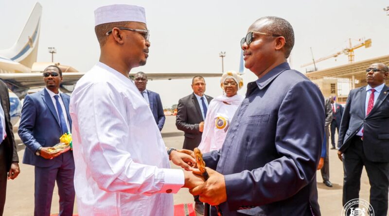 𝗧𝗖𝗛𝗔𝗗-𝗚𝗨𝗜𝗡𝗘́𝗘-𝗕𝗜𝗦𝗦𝗔𝗨 🇷🇴 & 🇬🇼  𝗔𝗥𝗥𝗜𝗩𝗘́𝗘 𝗗𝗨 𝗣𝗥𝗘́𝗦𝗜𝗗𝗘𝗡𝗧 𝗗𝗘 𝗟𝗔 𝗥𝗘́𝗣𝗨𝗕𝗟𝗜𝗤𝗨𝗘 𝗔̀ 𝗕𝗜𝗦𝗦𝗔𝗨 𝗣𝗢𝗨𝗥 𝗨𝗡𝗘 𝗩𝗜𝗦𝗜𝗧𝗘 𝗗’𝗘́𝗧𝗔𝗧